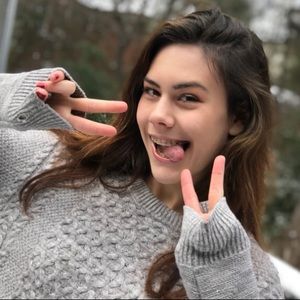 Meet your Posher, Zoe